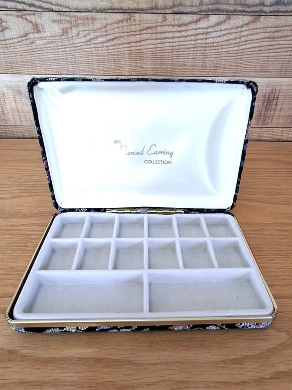 Vintage Petit Point "My Pierced Earring Collection" Jewelry Case - Picture 4 of 6